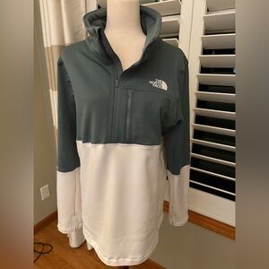 The North Face Women’s Pullover